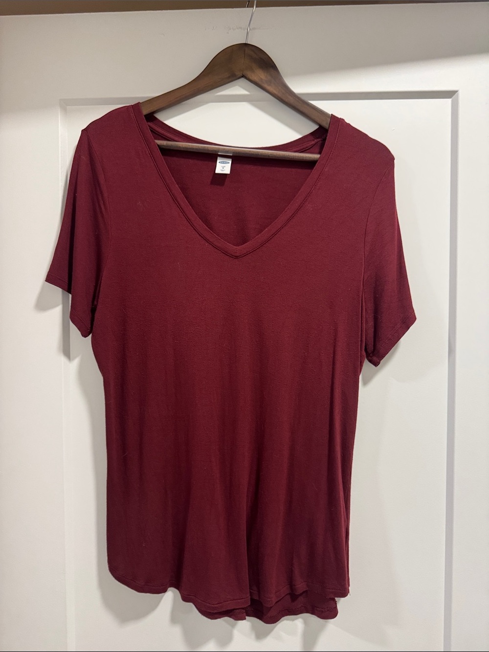 Old Navy Women's V-Neck Short Sleeve Tee - Maroon